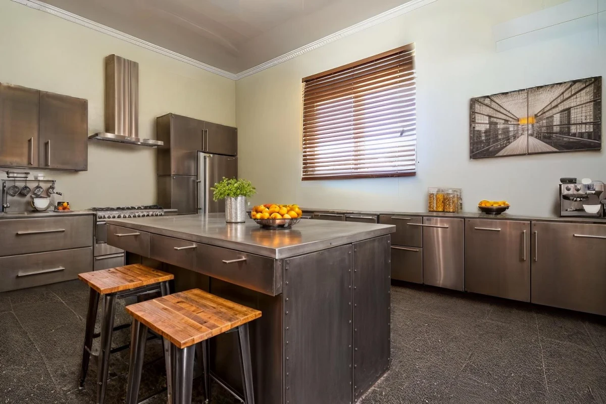 Kitchen apt., before virtual staging